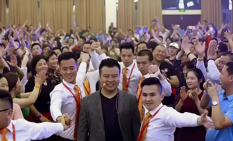 7年狂捞3.8亿，成功学大师杨涛鸣彻底凉凉，无期+倾家荡产 